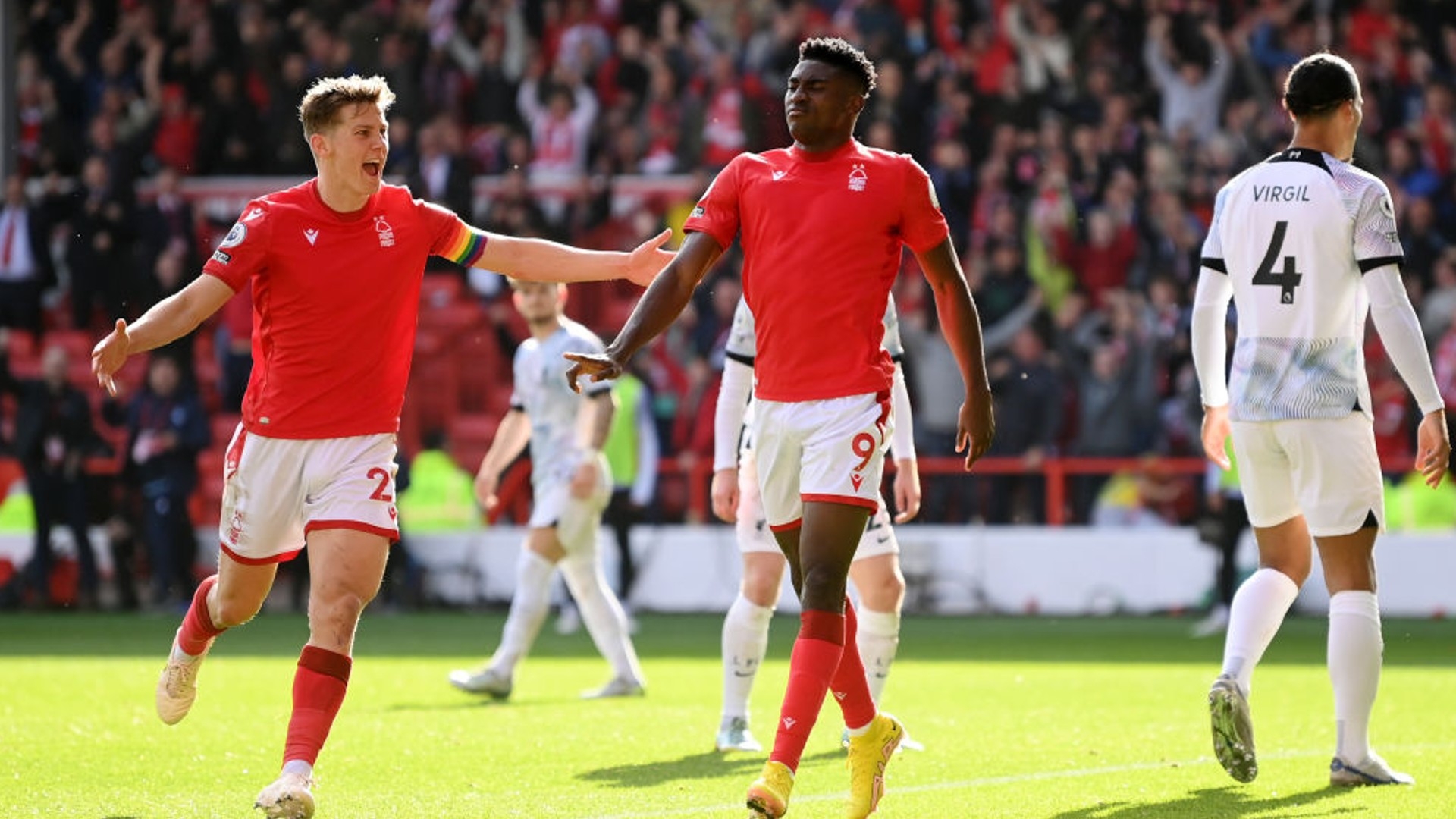 东亚杯上的 东亚杯上的